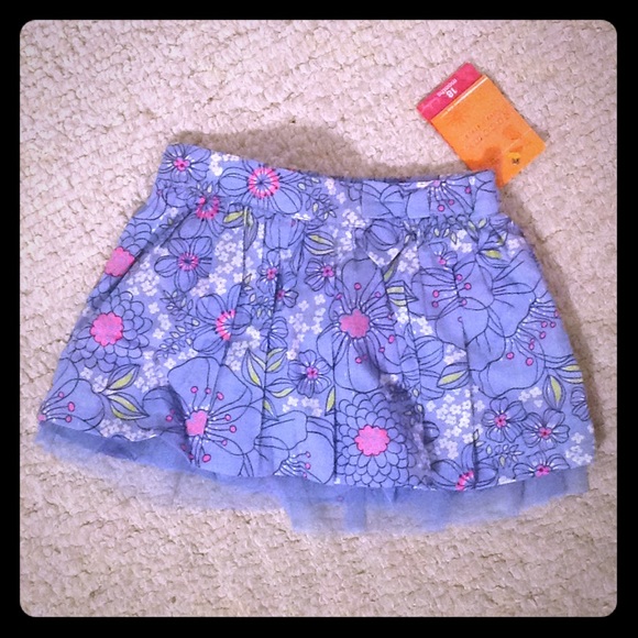 Adorable skirt - NWT!! - Picture 1 of 3